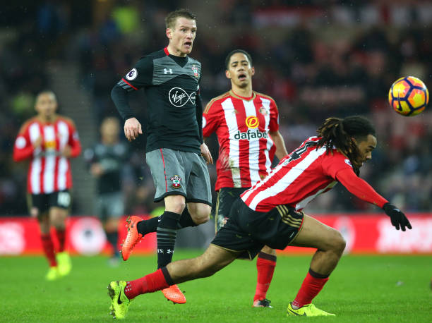 滴积累在球 滴积累在球